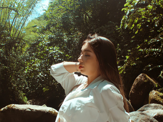 River photoshoot 🌼💦🍃