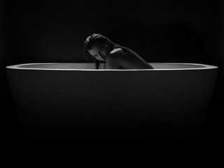 B&W