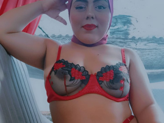 photos in red lingerie