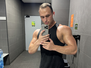 Me25