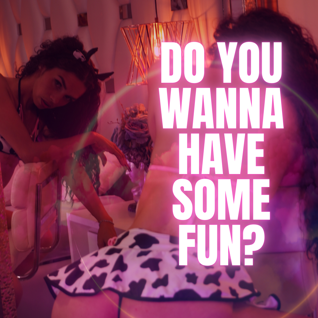 SusiMiller . image: 1