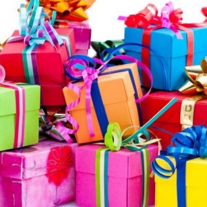 Gifts!! We love gifts!!!