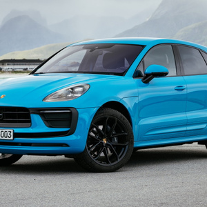 CAR PORSCHE MACAN