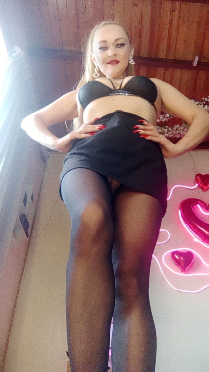 Aleja_Fox ​I ​​love ​​fulfilling ​​your ​​riskiest ​​desires image: 1