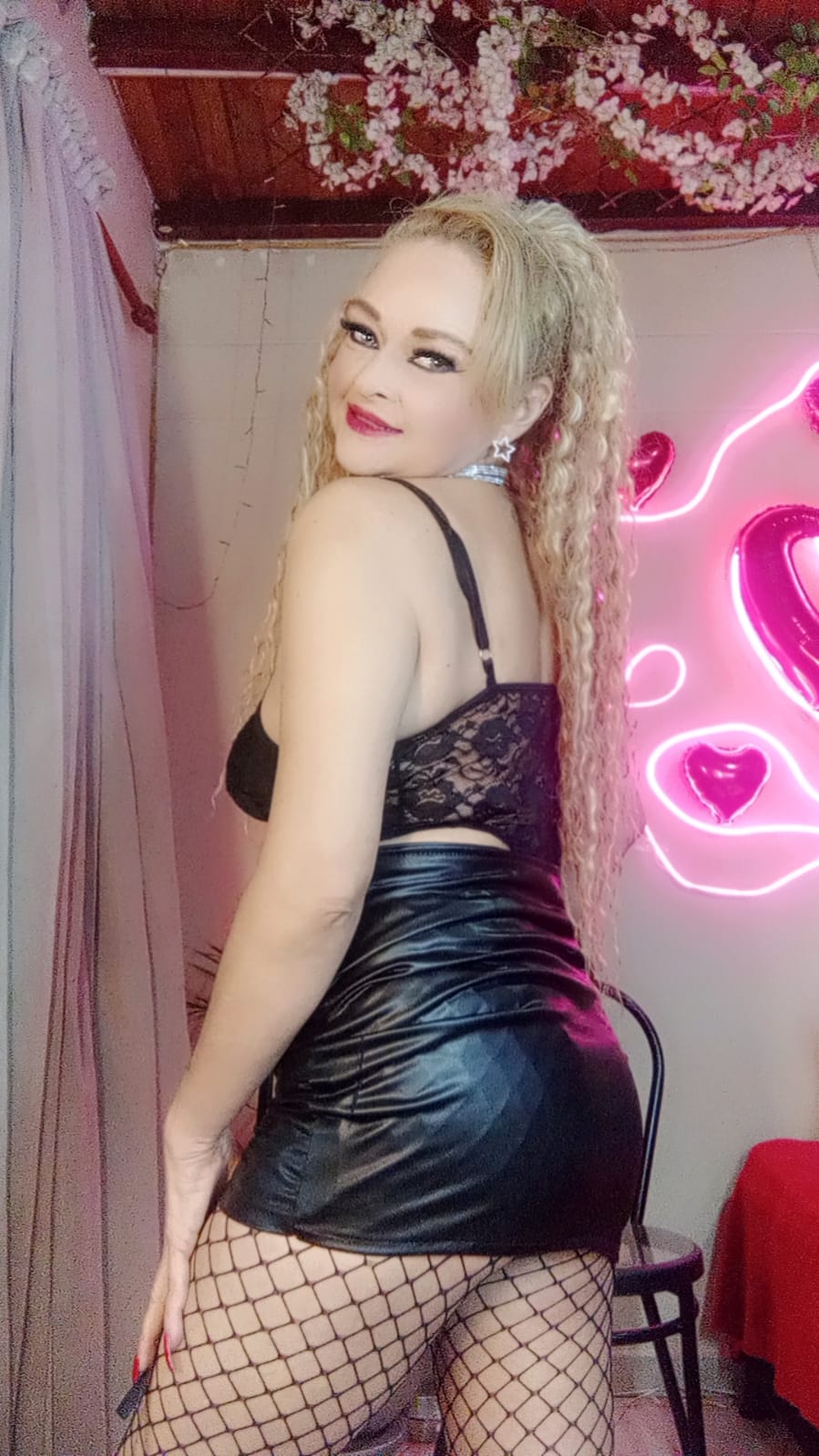 Aleja_Fox give me pleasure🍆👅💦🤤 image: 1