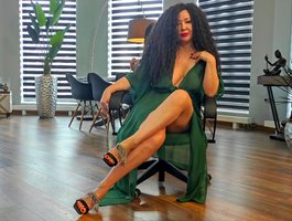 Live Sex Chat with AmbraRossi at BongaCams