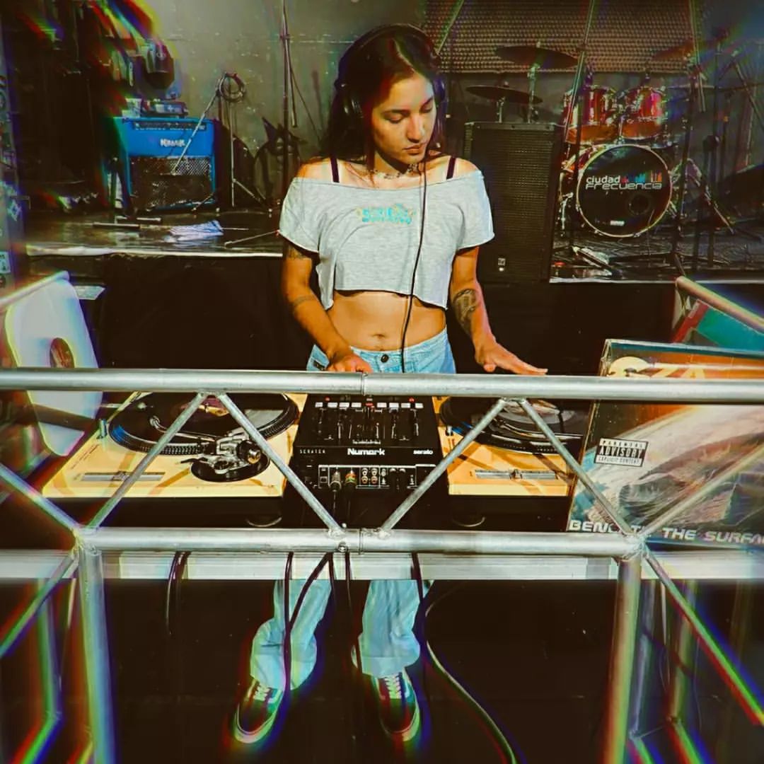 GOODGIRLYUMMM I like music image: 1