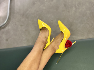 Yellow Heels 💛