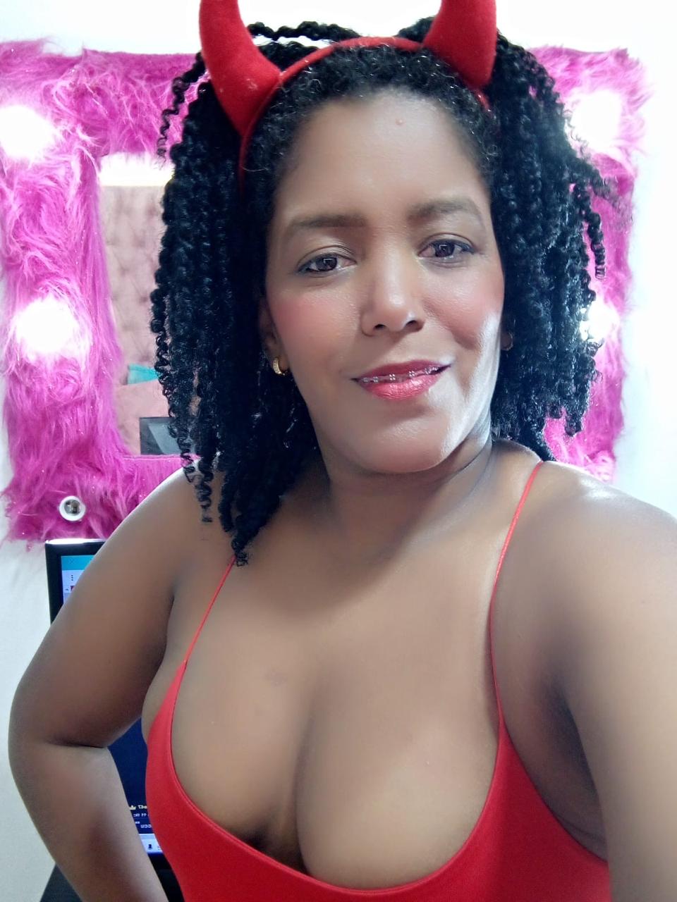 RACHELL-HOT ME ENCANTA SER MALA image: 1