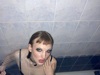 fuck im so sexy in the shower