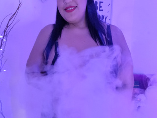 your sexy chubby girl in the smoke
