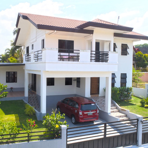 House&lot BrandnewCar