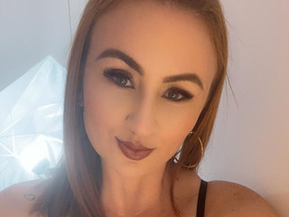 Model mia-lourence profile page and info - BongaCams