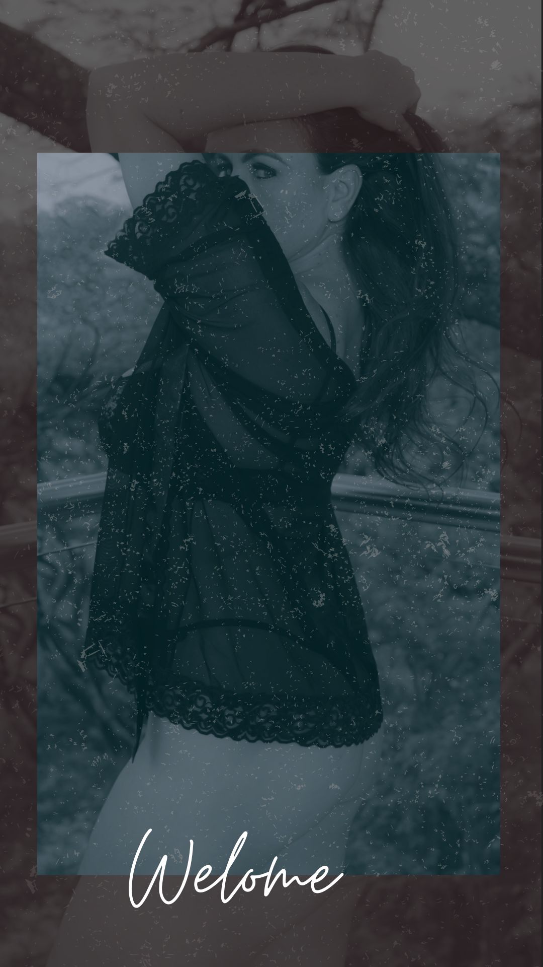 mia-lourence mia image: 1