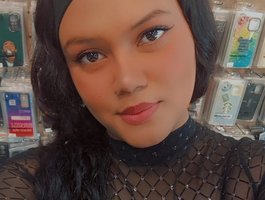 Model layla-kelly profile page and info - BongaCams