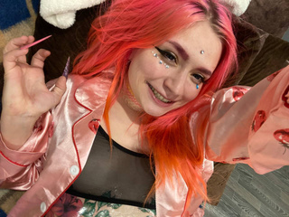 Model mymoonstar profile page and info - BongaCams
