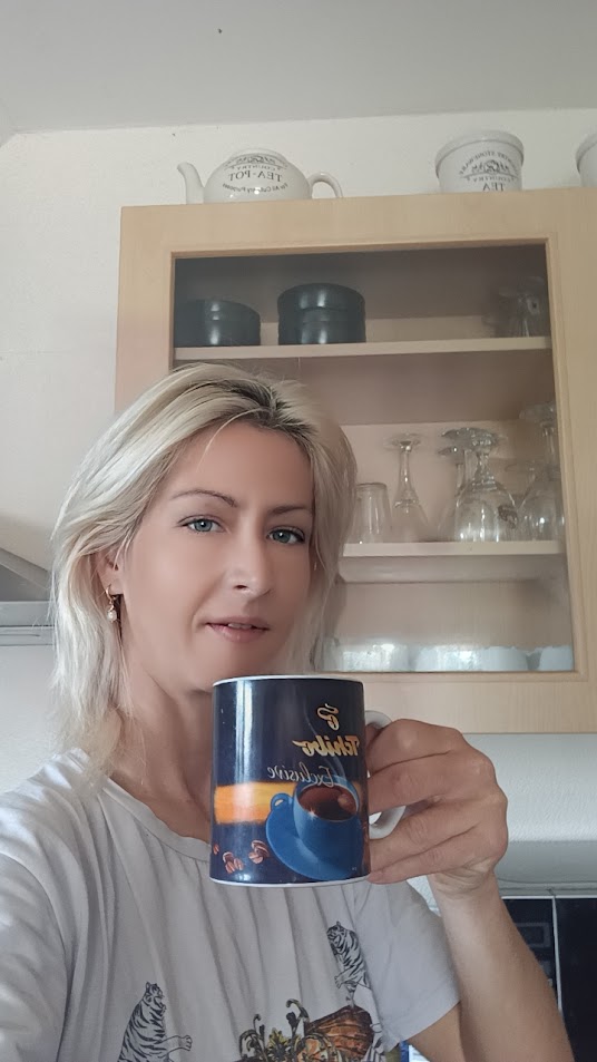 KarrenLee buy me a coffie image: 1