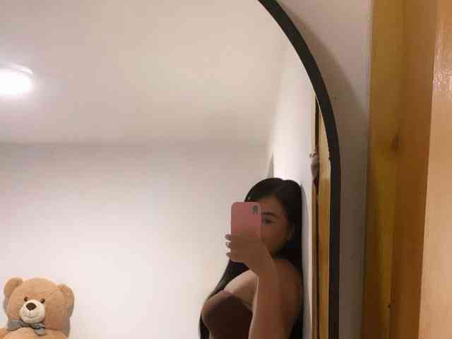 Curvy-Cutie