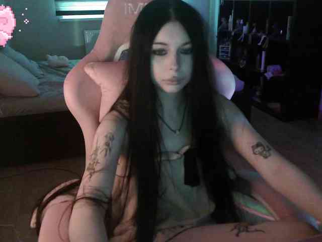 dolls_tear