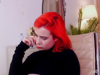 red-hair-girl 's snapshot 2