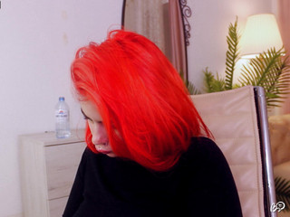 red-hair-girl 's snapshot 9
