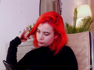 red-hair-girl 's snapshot 3